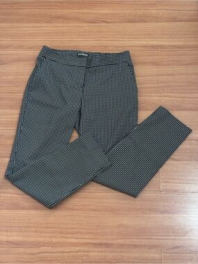 Express Columnist Black & White Patterned Ankle Pants Size 4R